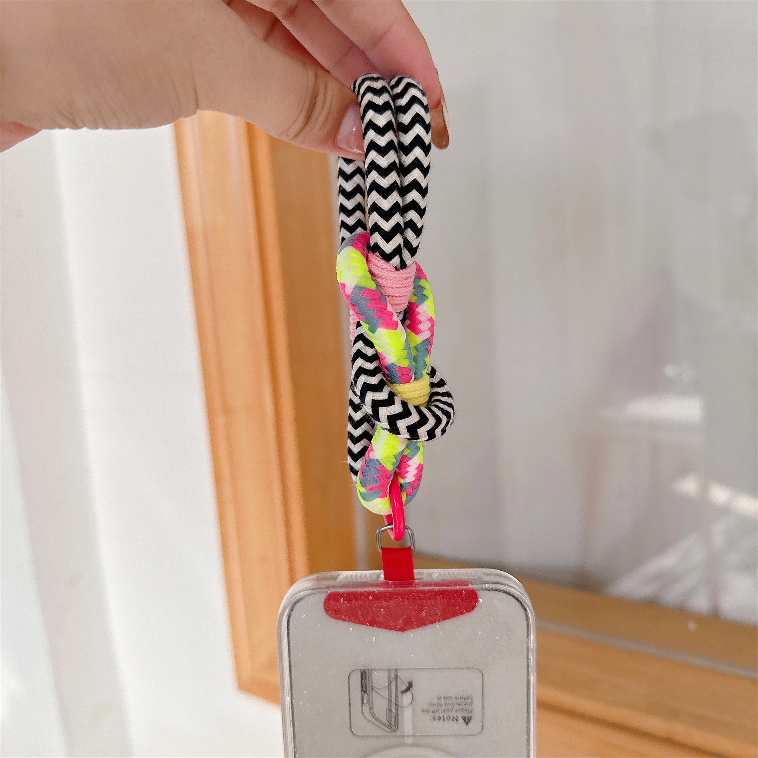 Keychains Contrast Color Key C - مراجعة Luxury Bags In وسعره