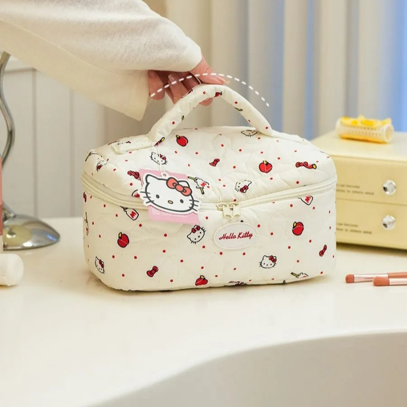 Sanrio New Hello Kitty Kuromi  - مراجعة Luxury Bags Edit وسعره