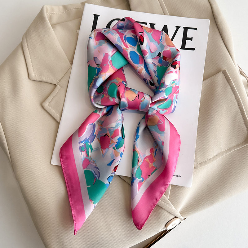 Luxury Floral Print Square Sil - مراجعة Luxury Bags Expensive وسعره