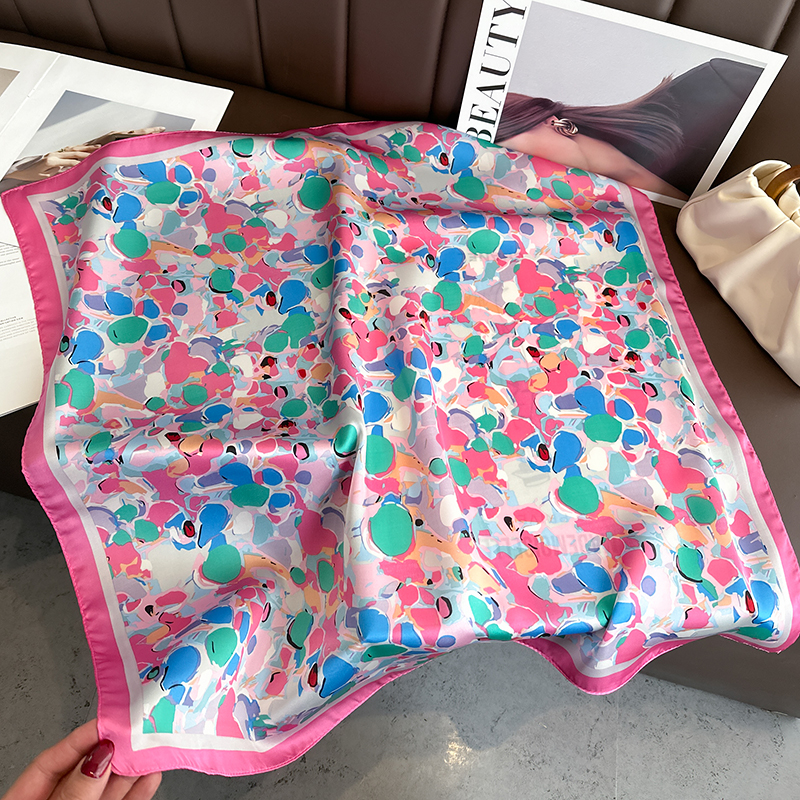 Luxury Floral Print Square Sil - مراجعة Luxury Bags Expensive وسعره