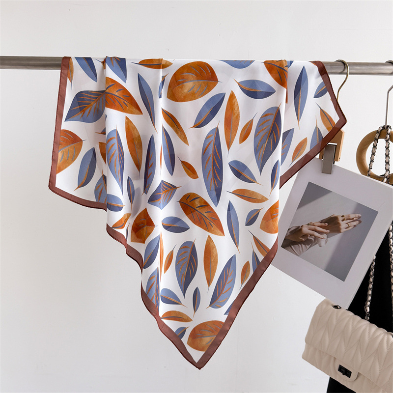 Luxury Brand Print 70cm Square - مراجعة Luxury Bags Expensive وسعره